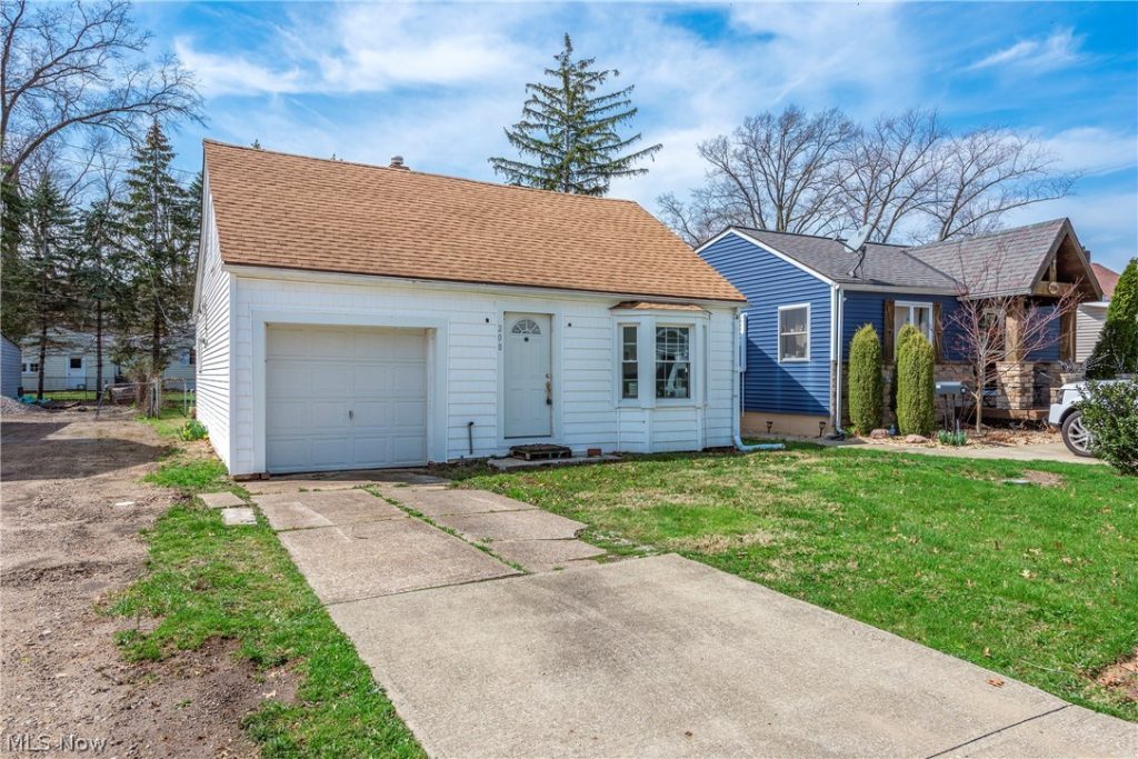 208 Sunset Road, Avon Lake, OH
