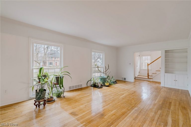 19615 Scottsdale Boulevard, Shaker Heights, OH - Photo 6