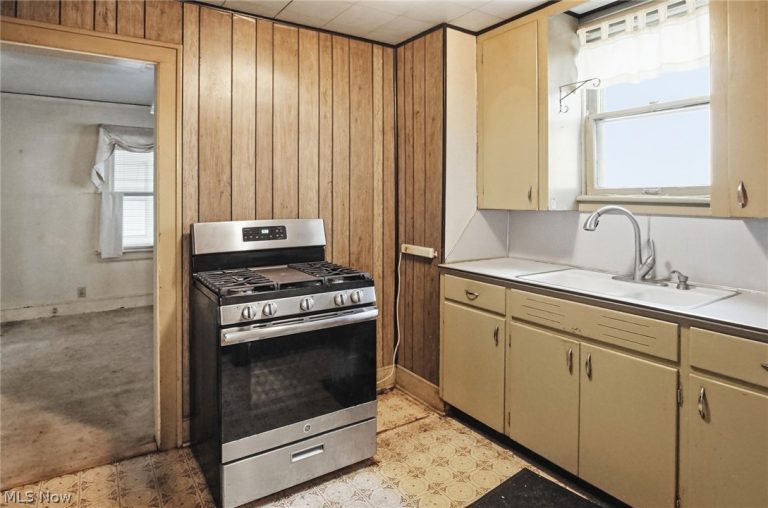 591 Hedden Avenue, Akron, OH - Photo 5