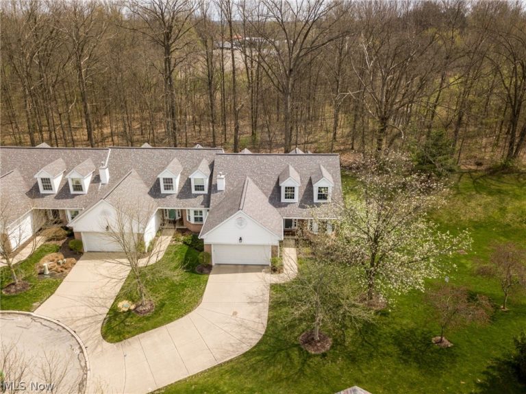 448 Reserve Drive, Cuyahoga Falls, OH - Photo 3