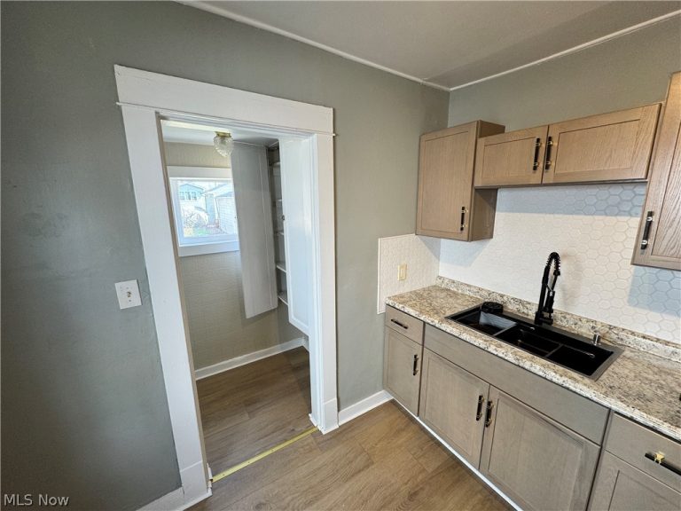 3059 111th Street, Cleveland, OH - Photo 8