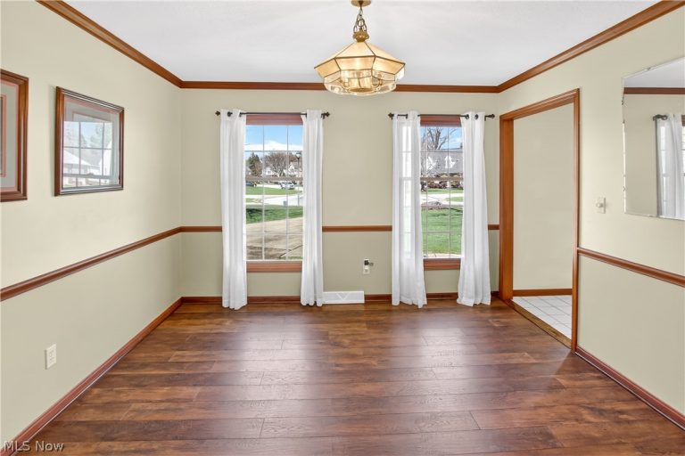 218 Wells Court, Euclid, OH - Photo 4