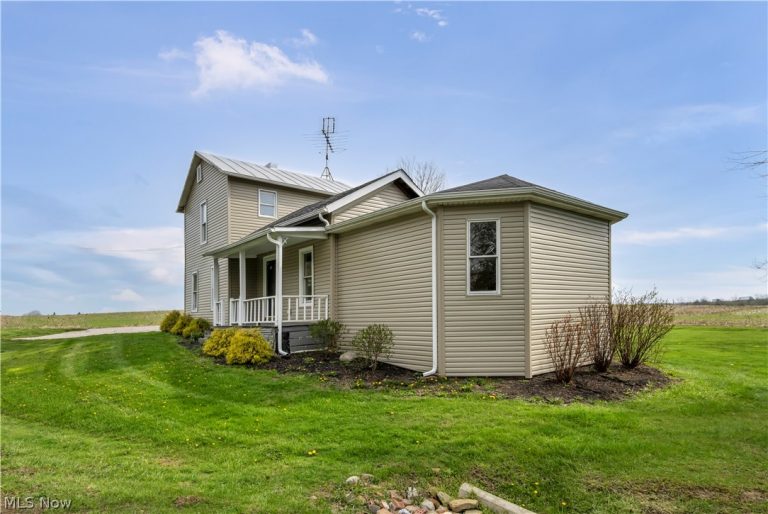 15593 Franchester Road, Burbank, OH - Photo 3