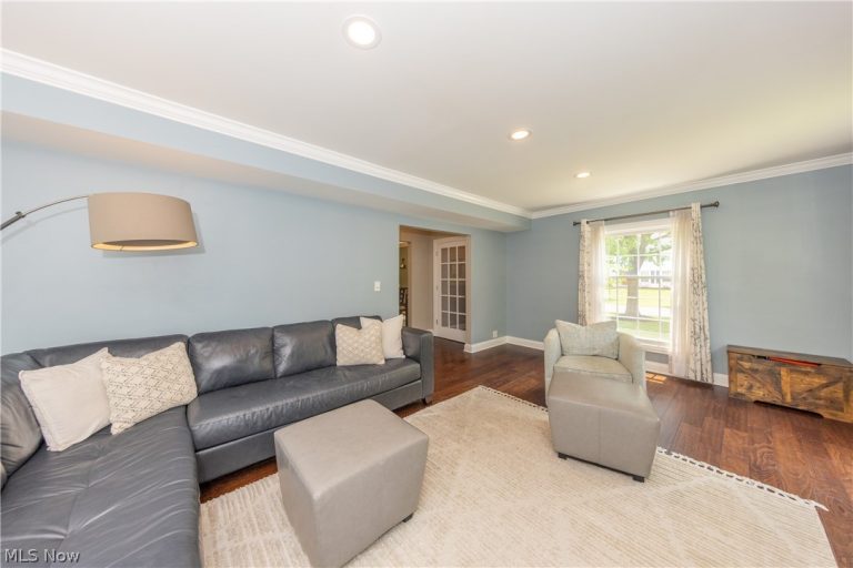 18707 Scottsdale Boulevard, Shaker Heights, OH - Photo 4