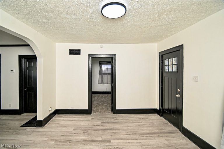 1228 Arnold Avenue, Akron, OH - Photo 8