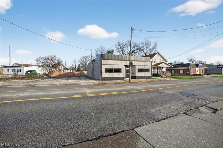 161 Main Street, Geneva, OH - Photo 3