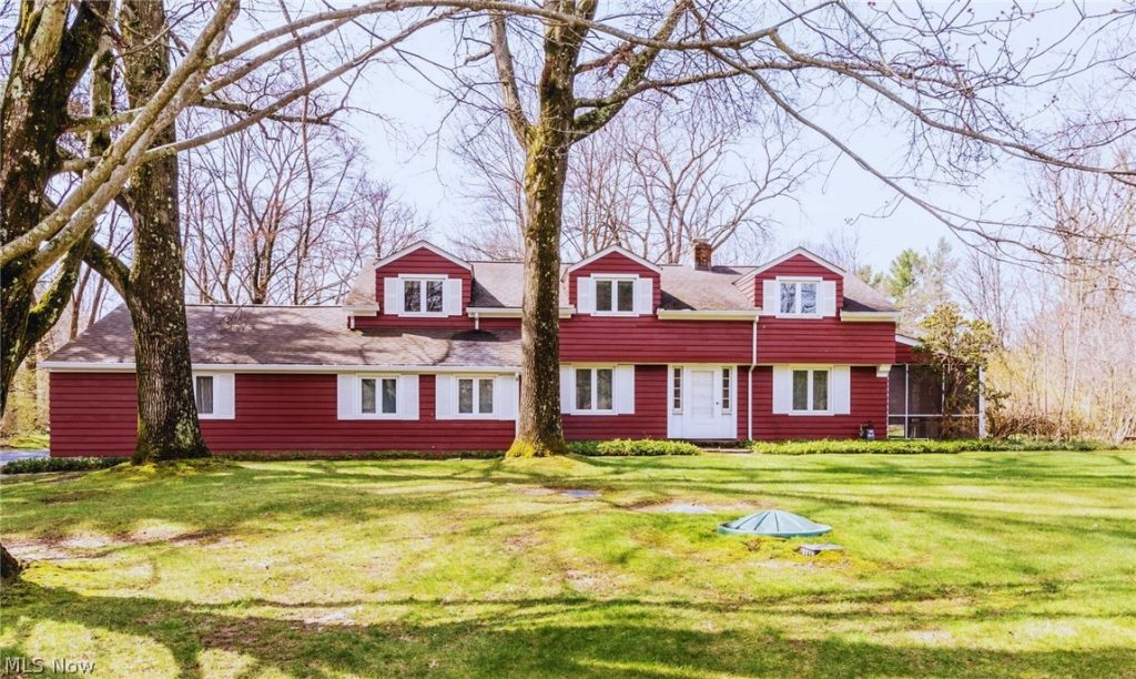 110 Meadowhill Lane, Moreland Hills, OH