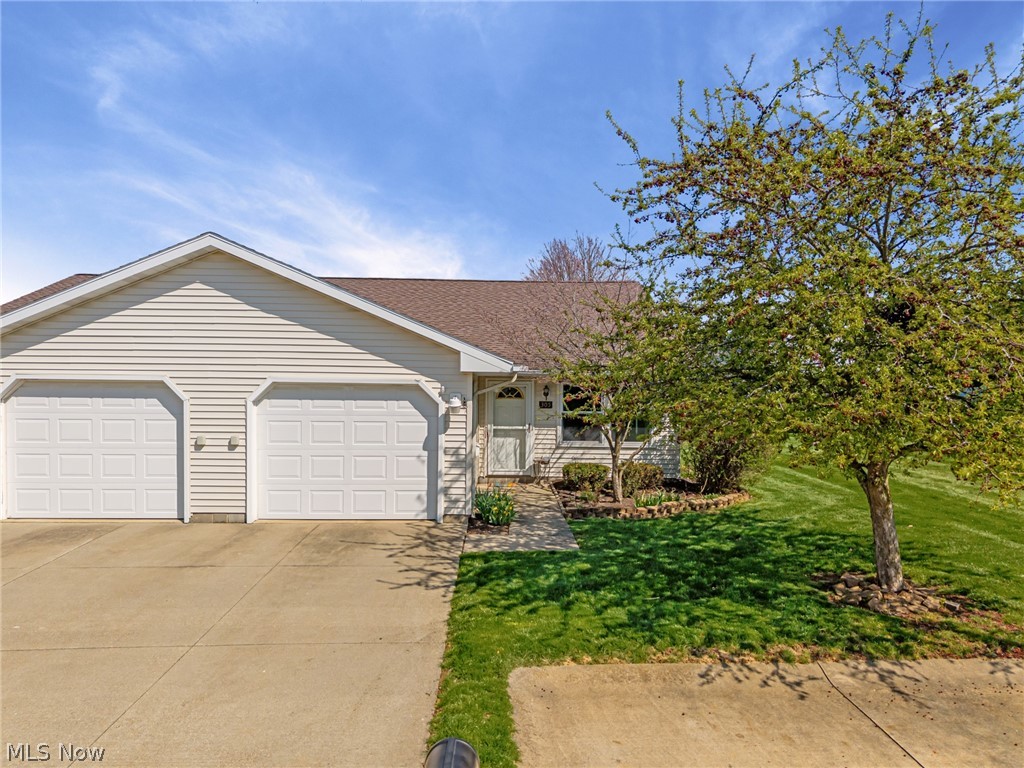 305 Holly Place, Barberton, OH