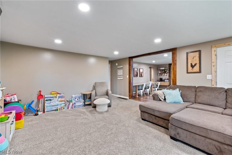 11020 Montgomery Road, Kensington, OH - Photo 8