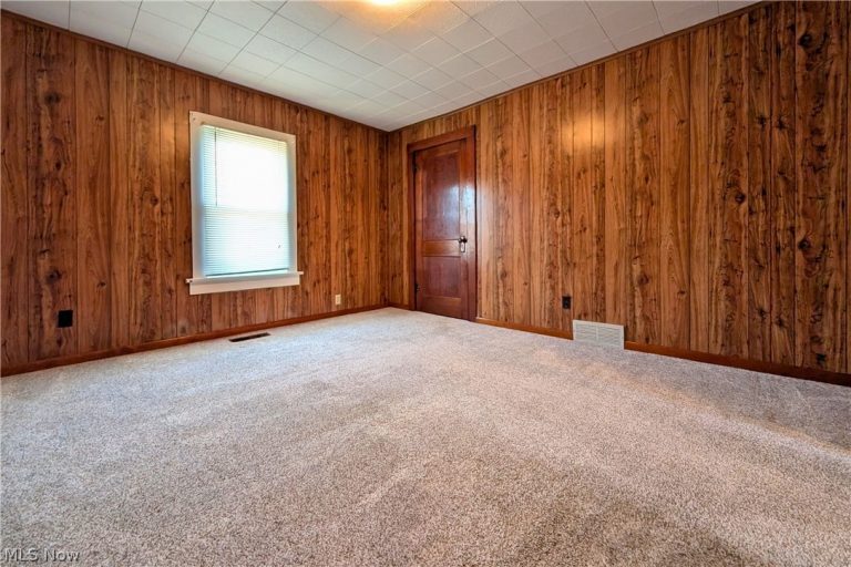 7538 Wolfes Crossing Road, Gnadenhutten, OH - Photo 5