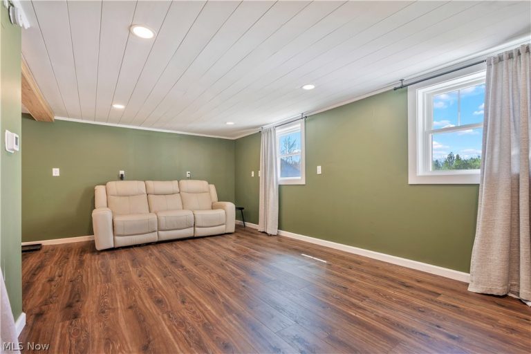 1548 Vanderhoof Road, Barberton, OH - Photo 5