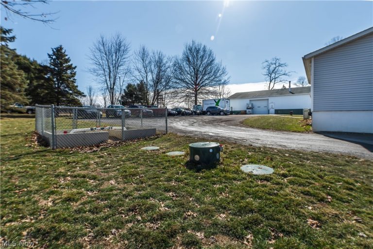 13390 Ravenna Avenue, Hartville, OH - Photo 5