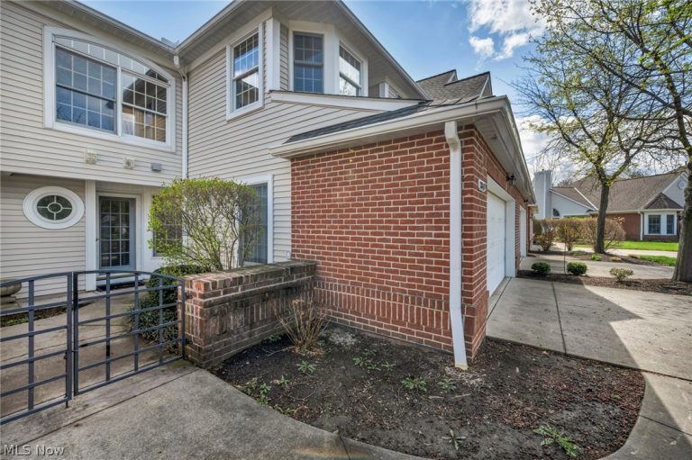 2747 Wyndgate Court, Westlake, OH - Photo 4