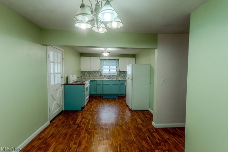 710 21st Street, Vienna, WV - Photo 5