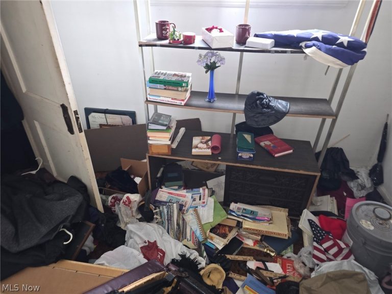 13607 Beaumont Avenue, Cleveland, OH - Photo 8