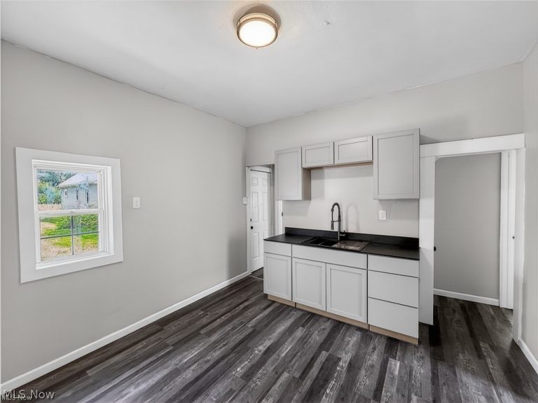 813 17th Street, Lorain, OH - Photo 3