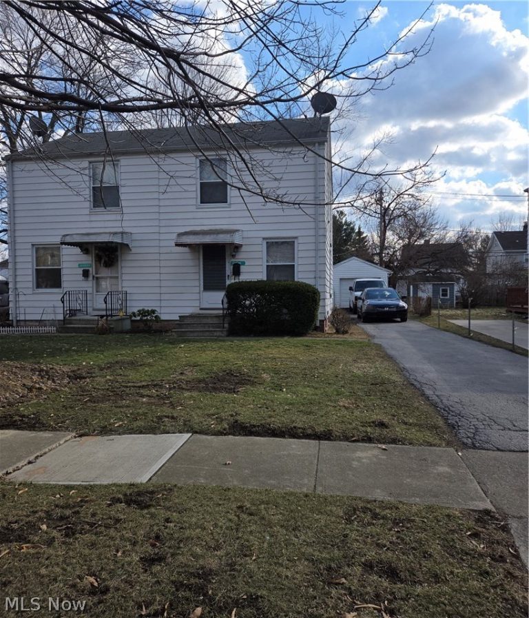 21670 Crystal Avenue, Euclid, OH - Photo 2