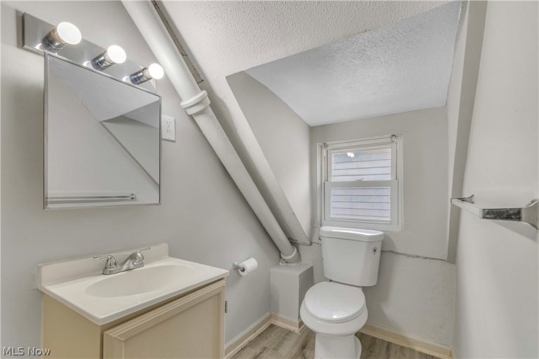 3305 Roanoke Avenue, Cleveland, OH - Photo 4