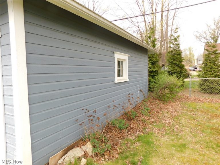 1915 34th Street, Canton, OH - Photo 2