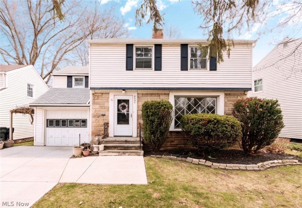 4037 Monticello Boulevard, Cleveland Heights, OH