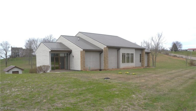 1777 State Route 83, Beverly, OH, 45715