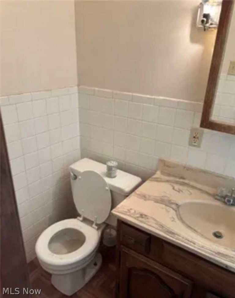 577 Rhodes Avenue, Akron, OH - Photo 4