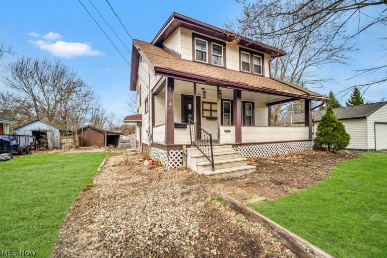 604 Walton Street, Ravenna, OH - Photo 2