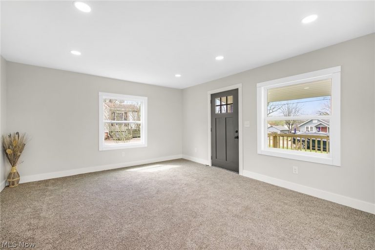 3208 Royal Avenue, Canton, OH - Photo 8