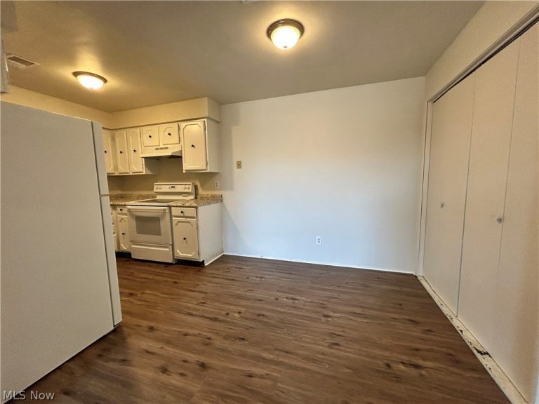 213 Concord Ct. #5, Weirton, WV - Photo 3