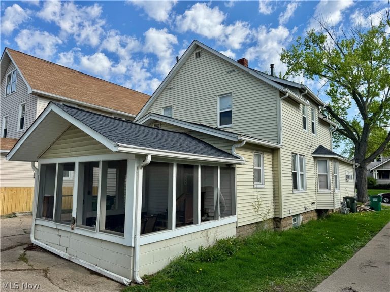423 7th Street, Fairport Harbor, OH - Photo 2