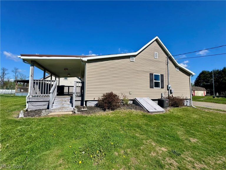 308 Chestnut Street, Gnadenhutten, OH - Photo 2