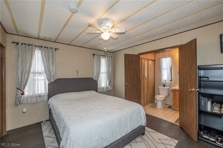 19 Sycamore Drive, Olmsted Twp, OH - Photo 5