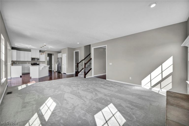 7312 Warblers Lane, North Ridgeville, OH - Photo 8