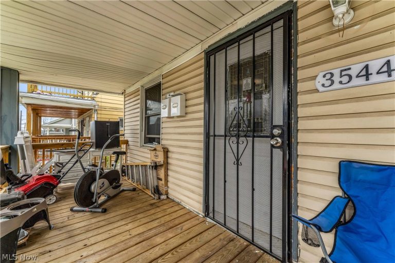 3544 62nd Street, Cleveland, OH - Photo 3