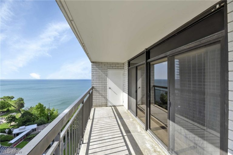 12550 Lake Avenue #1410, Lakewood, OH - Photo 2