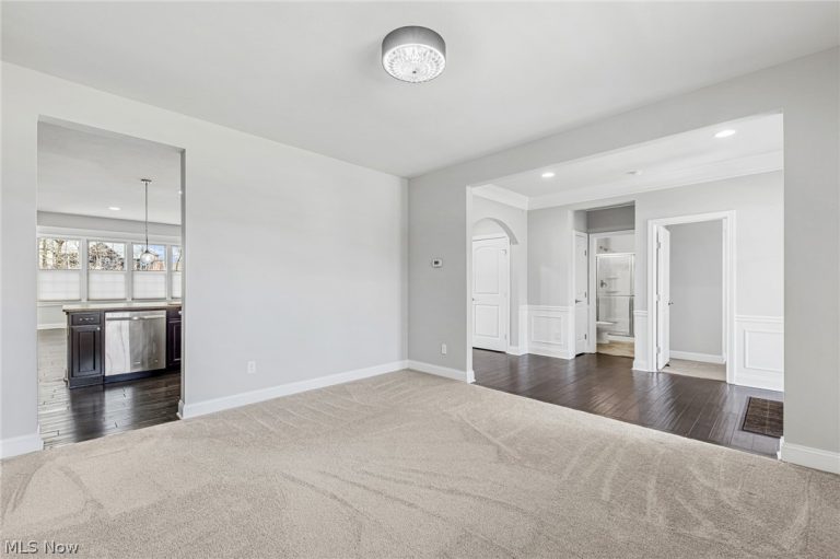 10206 Woodlands Drive, Brecksville, OH - Photo 4