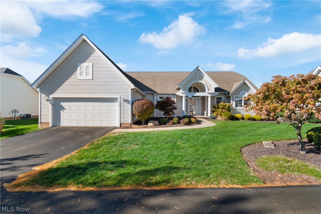 1315 Fieldcrest Drive, Wadsworth, OH