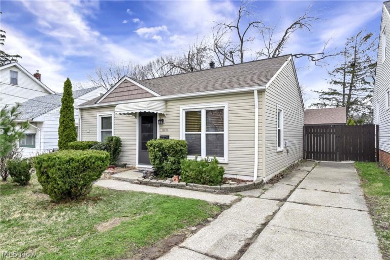 12820 Longmead Avenue, Cleveland, OH - Photo 3