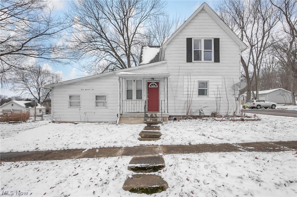 301 Locust Street, Mount Vernon, OH