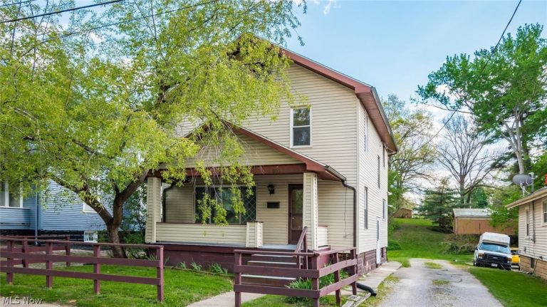 954 Pershing Road, Zanesville, OH - Photo 2