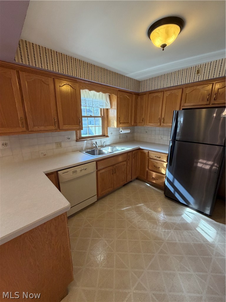 8615 Chesterton Drive, Poland, OH - Photo 6