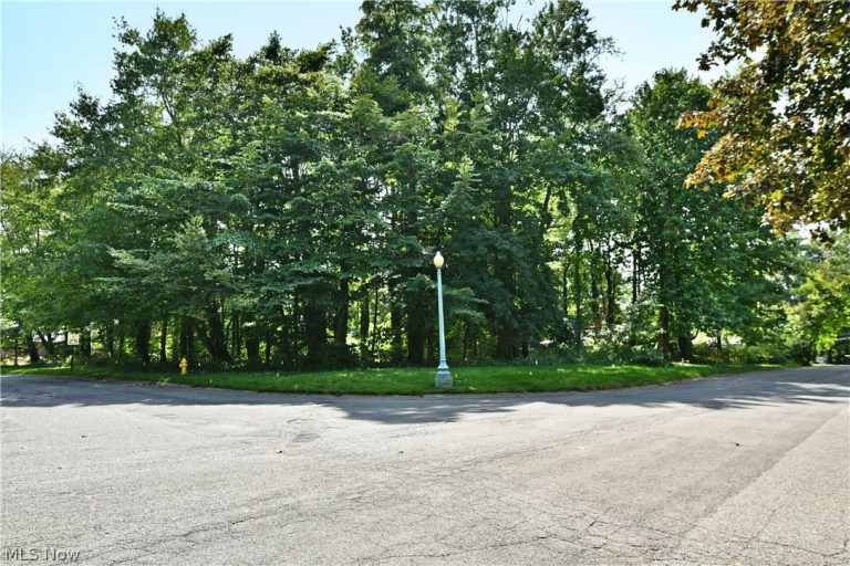 Hunter's Hollow, Howland, OH, 44484