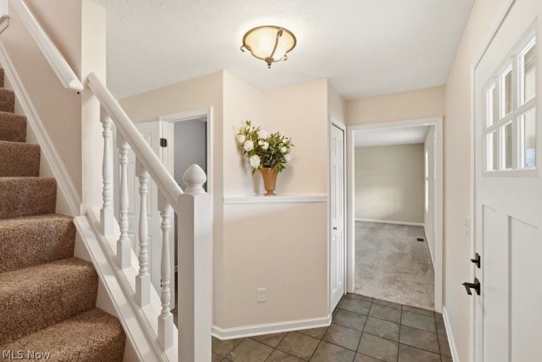 2340 Sandalwood Drive, Twinsburg, OH - Photo 4