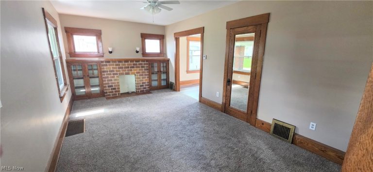 1017 Clinton Avenue, Canton, OH - Photo 2