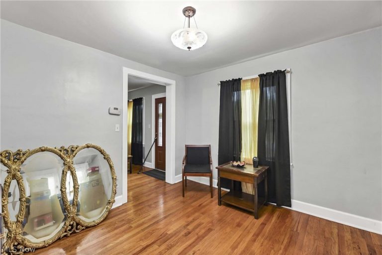 471 Columbus Street, Bedford, OH - Photo 8