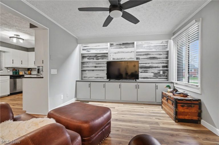 701 Edgewood Street, North Canton, OH - Photo 8