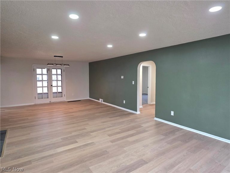 1324 Mapleview Drive, Seven Hills, OH - Photo 6