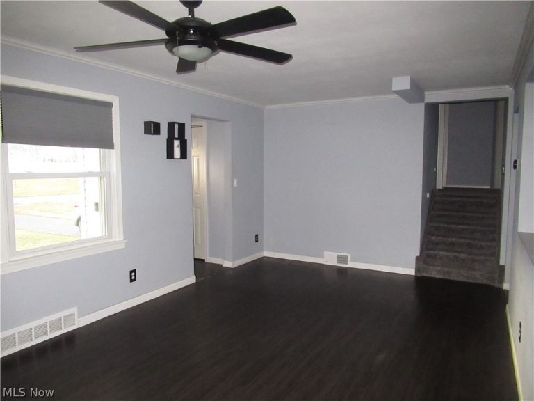223 Fairview Avenue, Canfield, OH - Photo 6