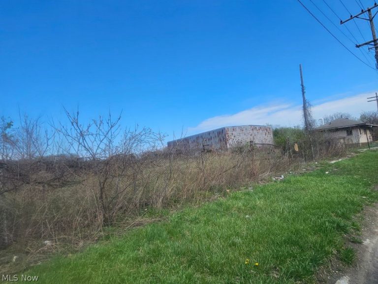 1015 30th Street, Ashtabula, OH - Photo 4