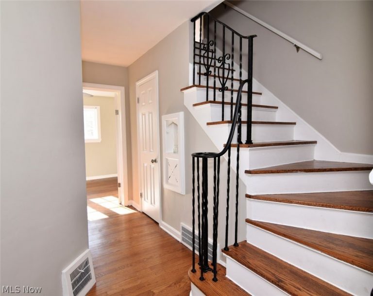 2423 Eaton Road, University Heights, OH - Photo 3